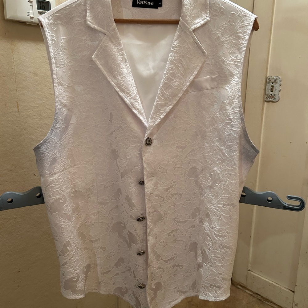 Lacey white vest